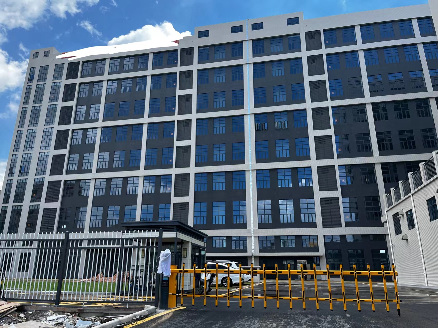 全新独门独院，红本厂房，面积大小可分租