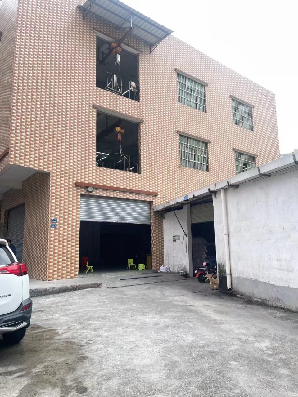 松柏朗一栋三层民房出租